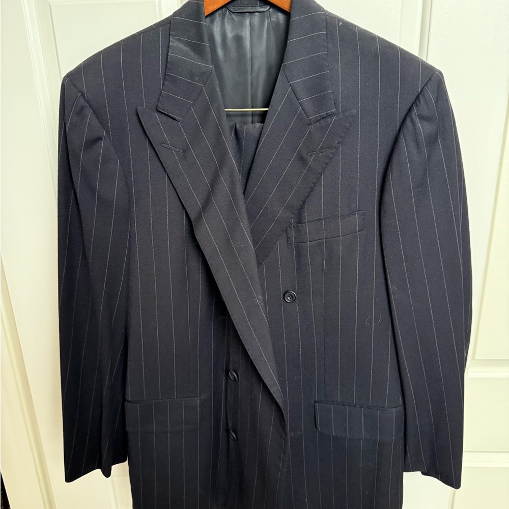 ***Hickey Freeman Vintage Men's Black Pinstripe Suit Jacket + Pants